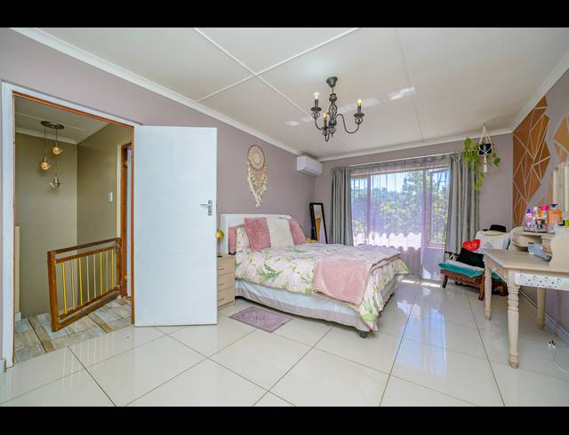 3 BEDROOM DUPLEX FOR SALE IN THE WOLDS